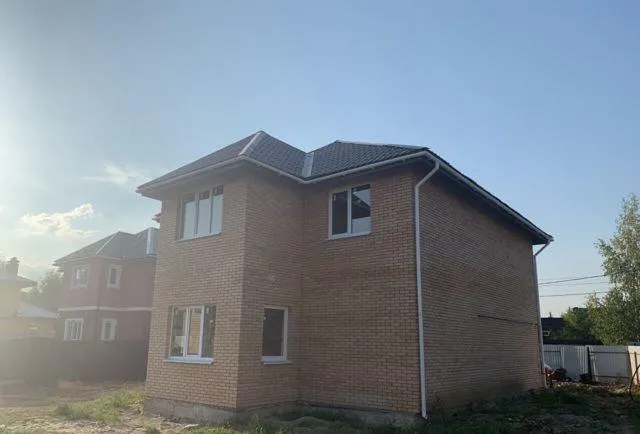 Дом, 240 кв.м на участке 6 сот