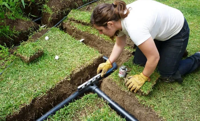 Дренаж почвы газонной травы.jpg Дренаж почвы газонной травы.jpg