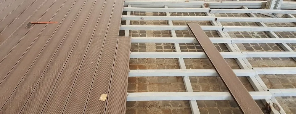 Монтаж террасной доски на улице