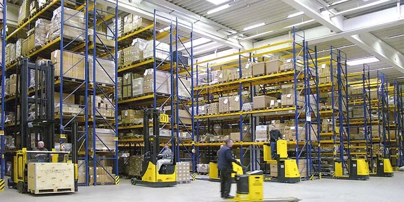 Металлические паллетные стеллажи.jpg