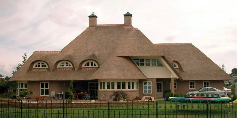 Крыша из камыша.jpg