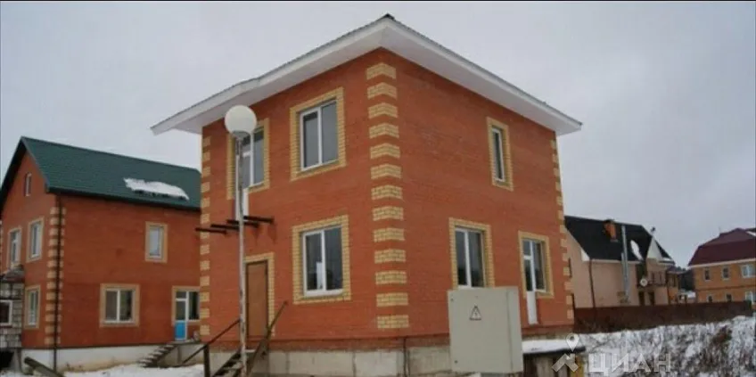 Дом, 180 кв.м на участке 7 сот