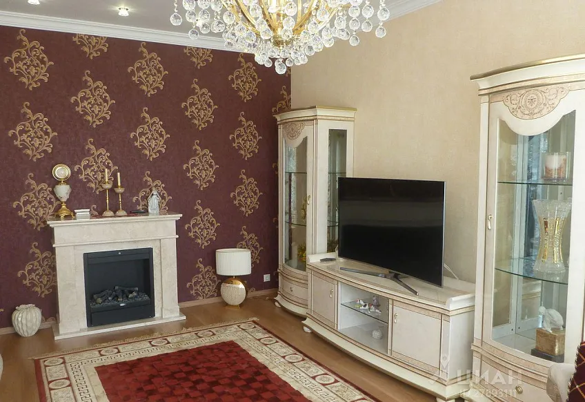 Дом, 330 кв.м на участке 8 сот