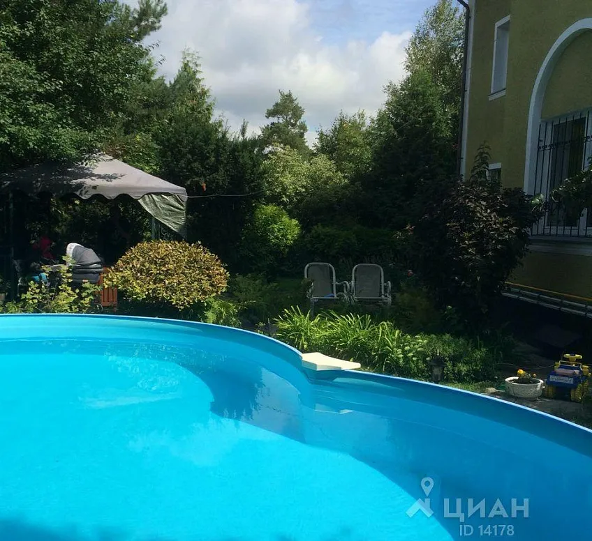 Дом, 485 кв.м на участке 10 сот