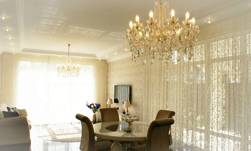 Дом, 330 кв.м на участке 8 сот