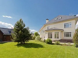 Дом, 373 кв.м на участке 15 сот