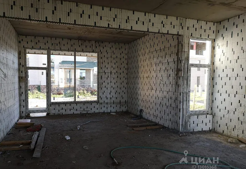 Дом, 280 кв.м на участке 10 сот