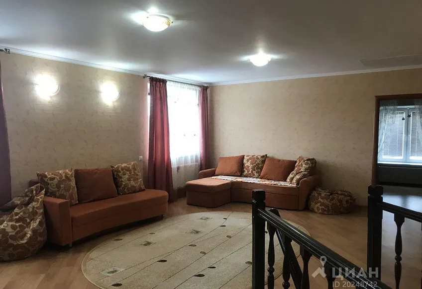 Дом, 320 кв.м на участке 13 сот