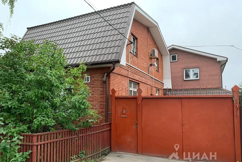 Дом, 216 кв.м на участке 6 сот