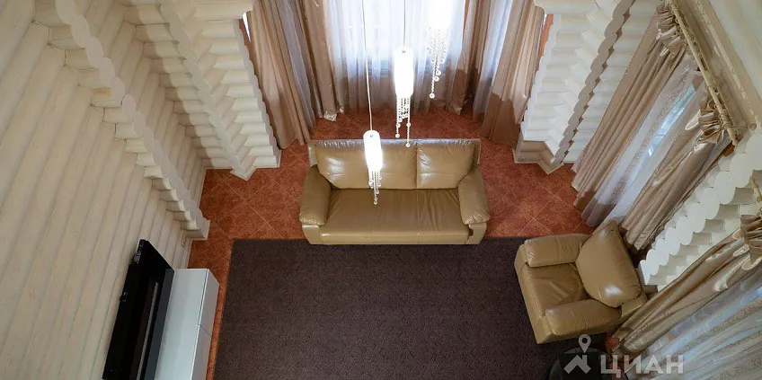 Дом, 237 кв.м на участке 10.7 сот