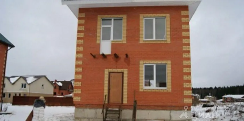 Дом, 180 кв.м на участке 7 сот