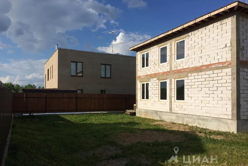 Дом, 300 кв.м на участке 7.5 сот