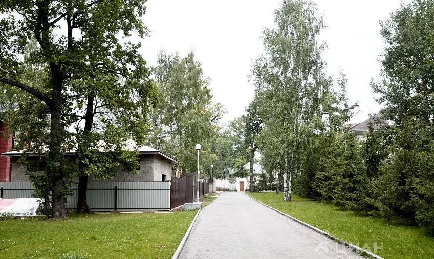 Дом, 508 кв.м на участке 17.3 сот