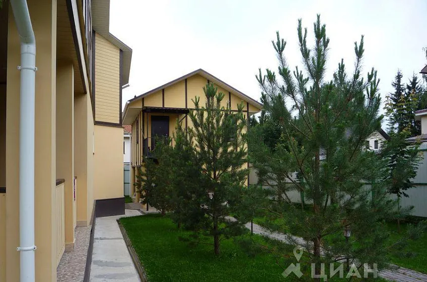 Дом, 560 кв.м на участке 12 сот