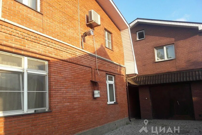 Дом, 216 кв.м на участке 6 сот