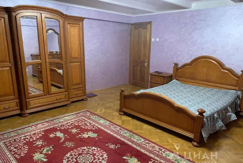 Дом, 216 кв.м на участке 6 сот