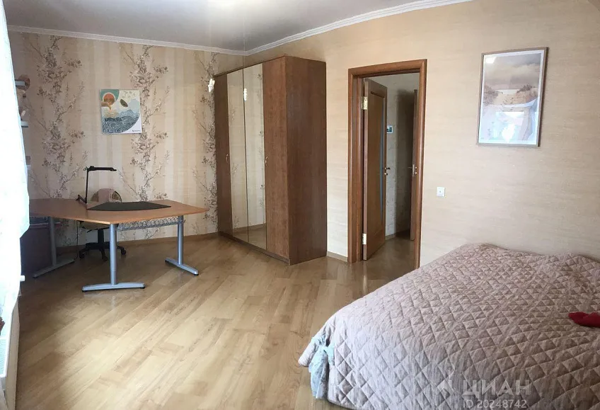 Дом, 320 кв.м на участке 13 сот