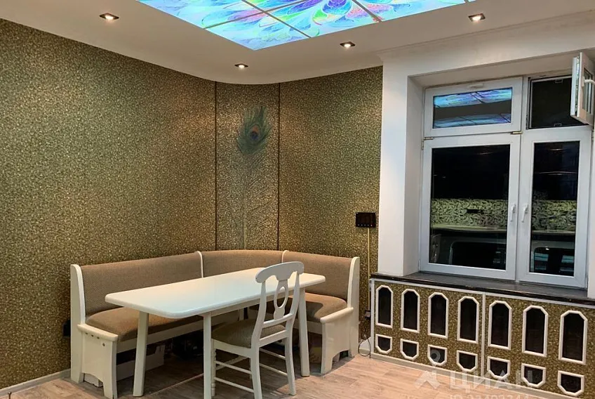 Дом, 216 кв.м на участке 6 сот