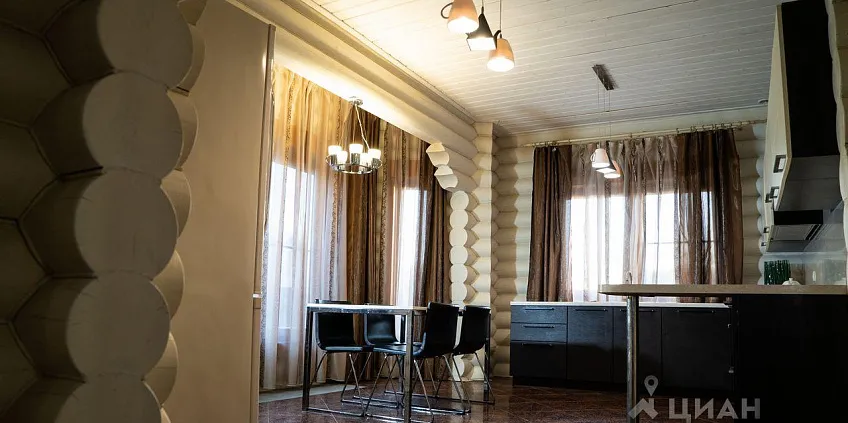 Дом, 237 кв.м на участке 10.7 сот