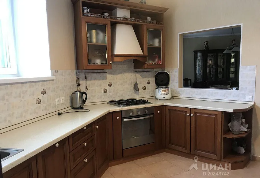 Дом, 320 кв.м на участке 13 сот