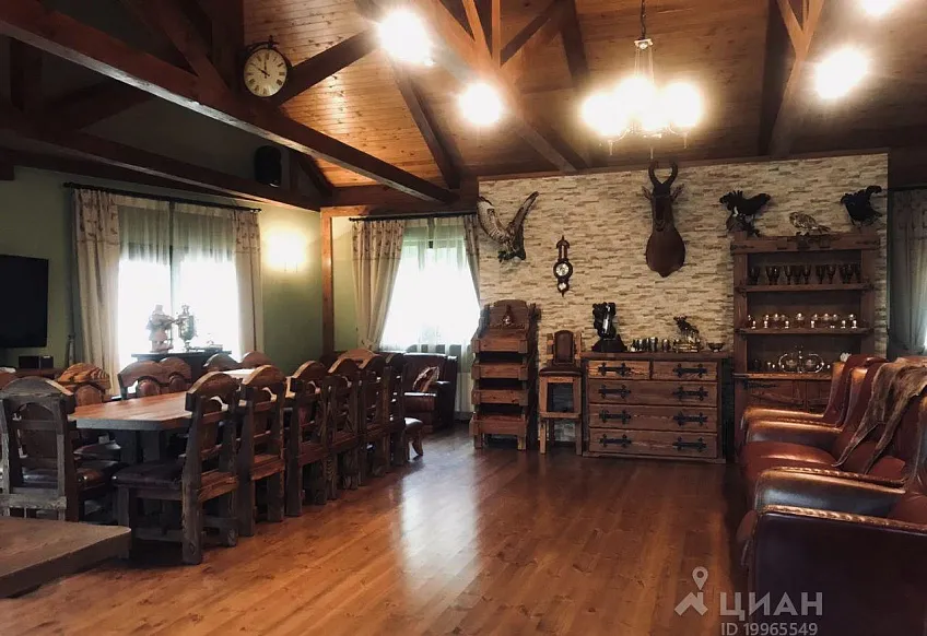 Дом, 1110 кв.м на участке 220 сот