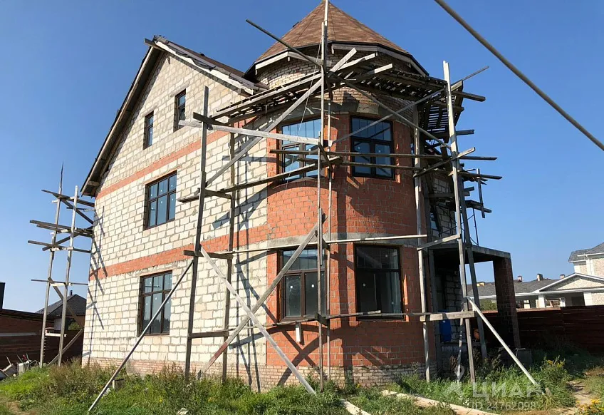 Дом, 367 кв.м на участке 9.83 сот