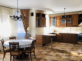 Дом, 350 кв.м на участке 14 сот