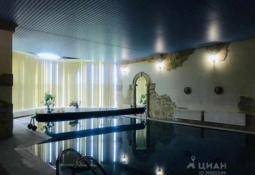 Дом, 1110 кв.м на участке 220 сот