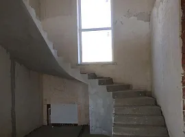 Дом, 230 кв.м на участке 8 сот