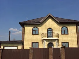 Дом, 230 кв.м на участке 8 сот