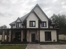 Дом, 260 кв.м на участке 8 сот