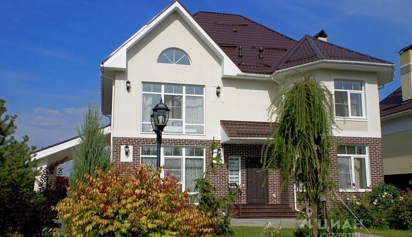 Дом, 330 кв.м на участке 8 сот