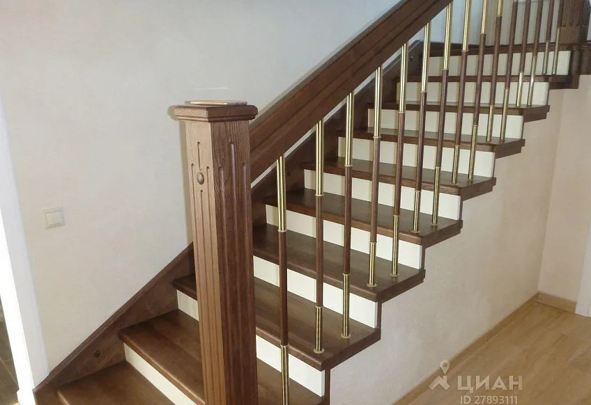 Дом, 330 кв.м на участке 8 сот