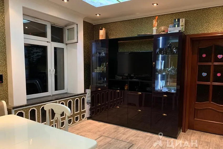 Дом, 216 кв.м на участке 6 сот