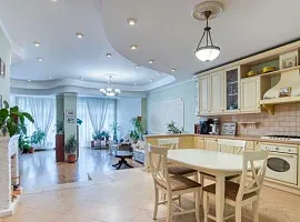 Дом, 235 кв.м на участке 2 сот