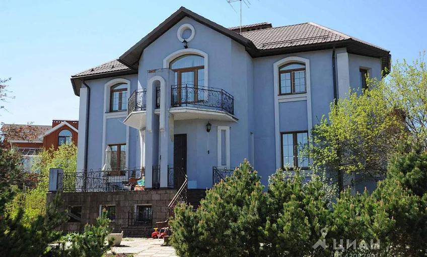 Дом, 350 кв.м на участке 14 сот