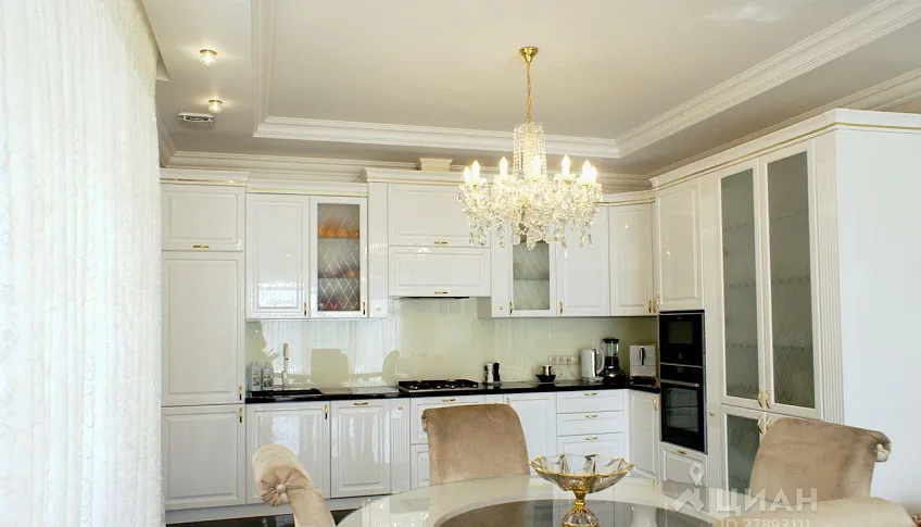 Дом, 330 кв.м на участке 8 сот