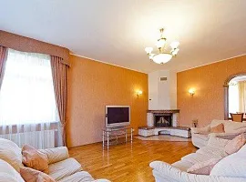 Дом, 373 кв.м на участке 15 сот