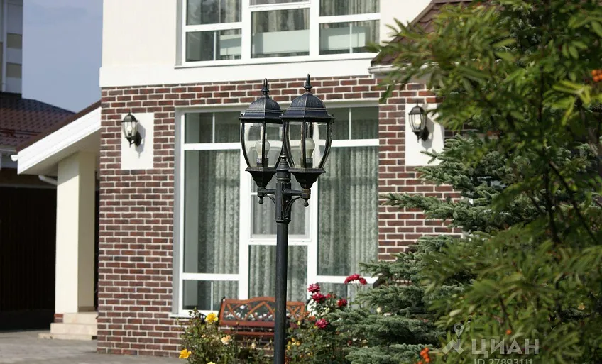 Дом, 330 кв.м на участке 8 сот