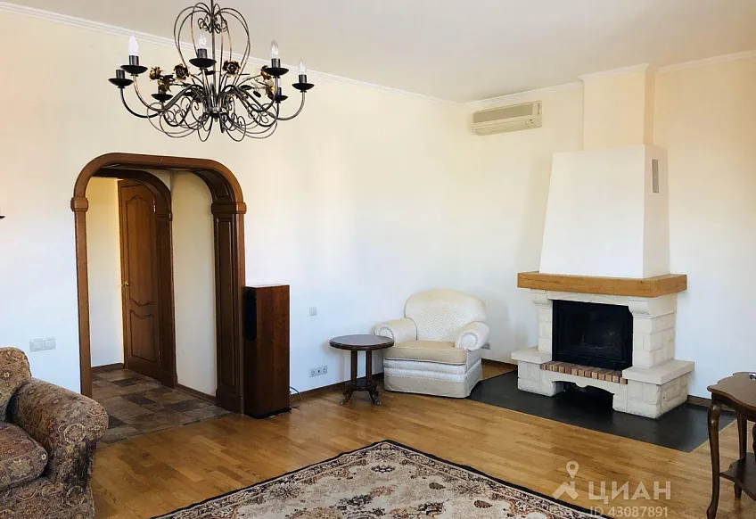 Дом, 350 кв.м на участке 14 сот