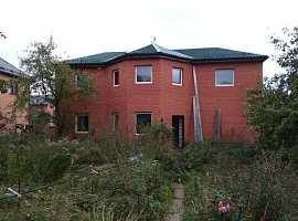 Дом, 205 кв.м на участке 8 сот