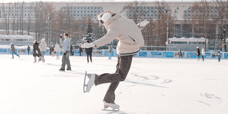 14 февраля в Москве: три катка приглашают на романтический фестиваль «Сердца на льду»