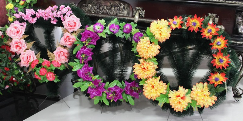 Купить искусственный венок: Вечный символ памяти и уважения