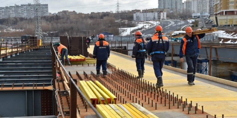 До конца текущего года в Москве запланировано построить 115 км дорог