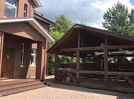 Дом, 320 кв.м на участке 10 сот