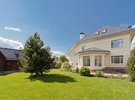 Дом, 373 кв.м на участке 15 сот