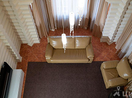 Дом, 237 кв.м на участке 10.7 сот