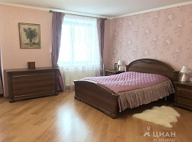 Дом, 320 кв.м на участке 13 сот