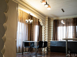 Дом, 237 кв.м на участке 10.7 сот