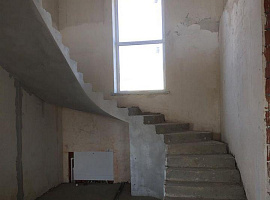 Дом, 230 кв.м на участке 8 сот